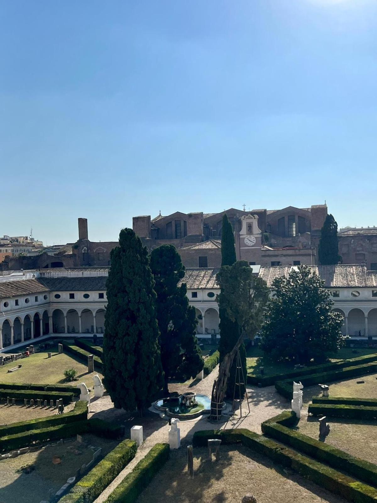 Camera X2 Con Magnifica Vista Sul Chiostro Di Michelangelo E Le Terme Di Diocleziano Рим Экстерьер фото